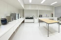 粉骨がどのような場所で行われているのか気になります。見学はできますか？